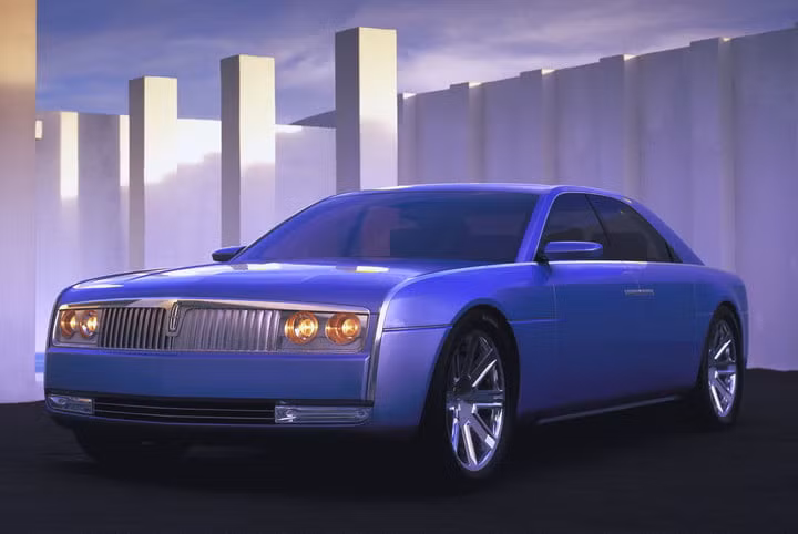 Lincoln Continental (2002): Được trang bị động cơ V12, dung tích 6 lít, sản sinh công suất tối đa 414 mã lực và mô-men xoắn cực đại 412 lb-ft. Sức mạnh được truyền tới bánh thông qua hộp số tự động 6 cấp. Tập đoàn RM Auctions đã bán nó vào năm 2002.