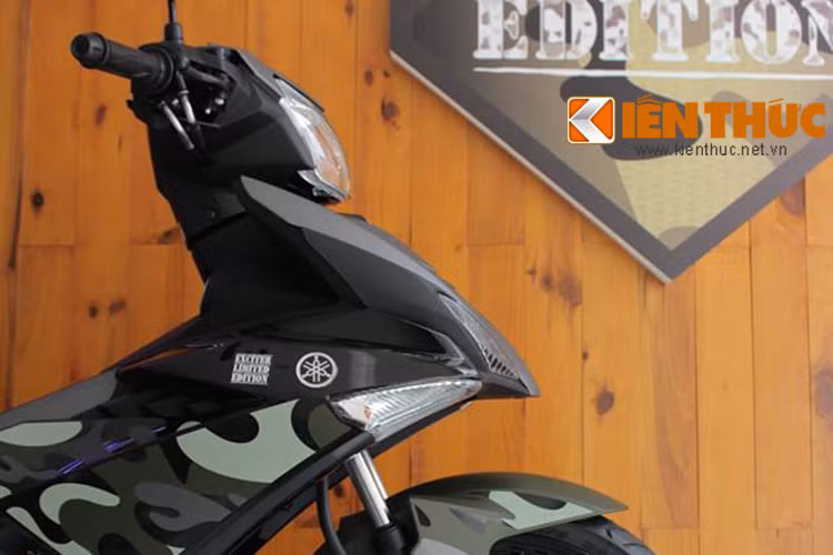 Theo Yamaha Việt Nam, ngoài màu sơn mới - xe còn được trưng diện các "đồ chơi" theo phong cách nhà binh như; lốp và một số phụ kiện...