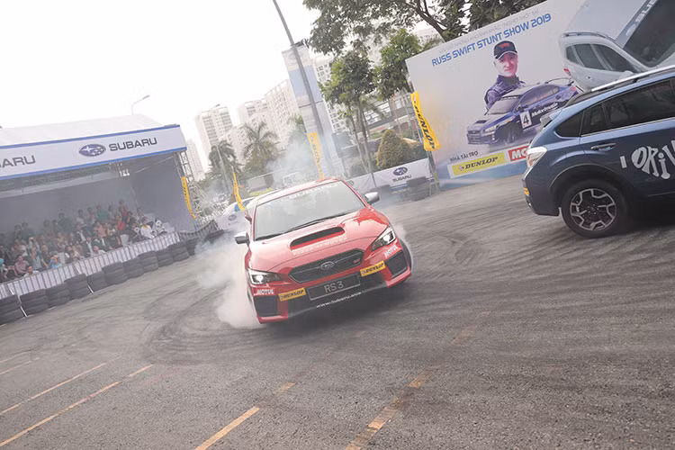 Sieu trinh dien oto mao hiem Subaru Russ Swift se tro lai Viet Nam-Hinh-3