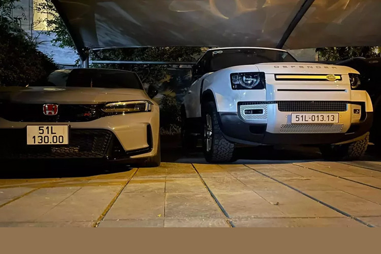 Ngoài ra, trong garage xe biển 13 của Vin Trần còn có 1 chiếc xe Land Rover Defender 90 với biển số 51L-013.13, đây là biển đấu giá, với số tiền 40 triệu đồng. Về khả năng vận hành, Land Rover Defender được trang bị động cơ xăng Ingenium, dung tích 2.0L cho công suất tối đa 296 mã lực và mô-men xoắn cực dại 400 Nm.