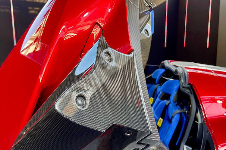 Giá trị sưu tầm cũng như sinh lời của các dòng xe giới hạn nhà Ferrari là không phải bàn cãi, đơn cửa như Ferrari LaFerrari với giá khởi điểm 1,4 triệu đô la cho bản coupe, và mui trần gần 2 triệu đô la, nhưng hiện nay, có nhiều xe giao dịch lại với giá từ 2,5 đến 6,5 triệu đô la. Thậm chí, các xe giới hạn Ferrari có giá từ 350.000 đô la, cũng đang được bán lại trên 1 triệu đô la, bất chấp ra mắt gần 10 năm trước.