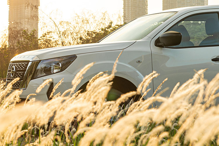 Như vậy, có thể coi mẫu xe bán tải Nissan Navara EL 2WD 2022 chính là phiên bản đặc biệt được nghiên cứu và phát triển cho riêng thị trường Việt Nam nhằm tăng thêm sự lựa chọn cho người tiêu dùng.