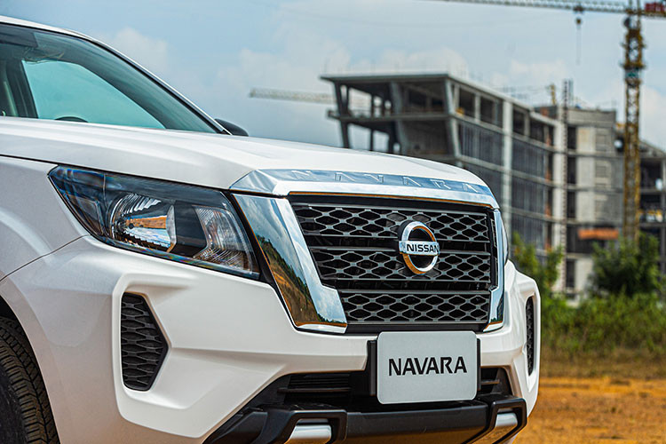 Tương tự phiên bản thể thao hiện thời là Nissan Navara Pro4X đang bán trên thị trường, mẫu xe Navara EL 2WD 2022 mới cũng sẽ sử dụng động cơ Twin Turbo 2.3L, công suất 190 mã lực và mô-men xoắn cực đại 450 Nm.