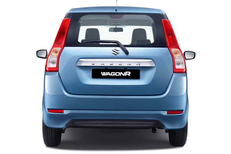 Phía sau của xe được thiết ké tương tự phần đầu, khác biệt hơn so với thế hệ trước với đén hậu kéo dài lên phía trên mang phong cách giống như một chiếc crossover cỡ nhỏ. Cửa sau của xe với tay mởi mạ crom kèm tên xe, đèn báo phía dưới cản sau cùng ống xả giấu vào phía bên trong.