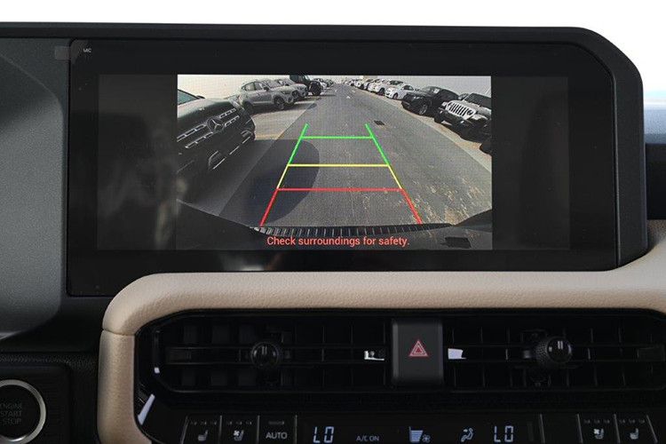 Mẫu SUV hạng trung này được phát triển dựa trên nền tảng khung gầm TNGA-F, tương tự nhiều mẫu SUV và bán tải cùng tập đoàn như Toyota Sequoia, Tundra và Land Cruiser J300, Lexus GX và LX mới.