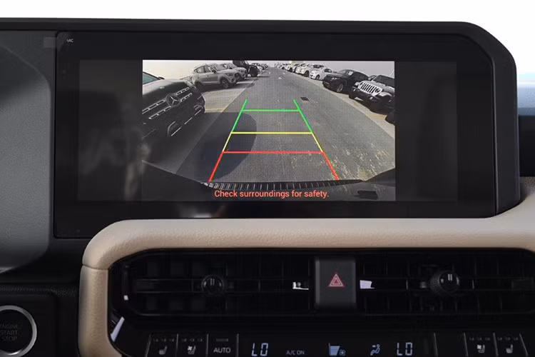 Mẫu SUV hạng trung này được phát triển dựa trên nền tảng khung gầm TNGA-F, tương tự nhiều mẫu SUV và bán tải cùng tập đoàn như Toyota Sequoia, Tundra và Land Cruiser J300, Lexus GX và LX mới.