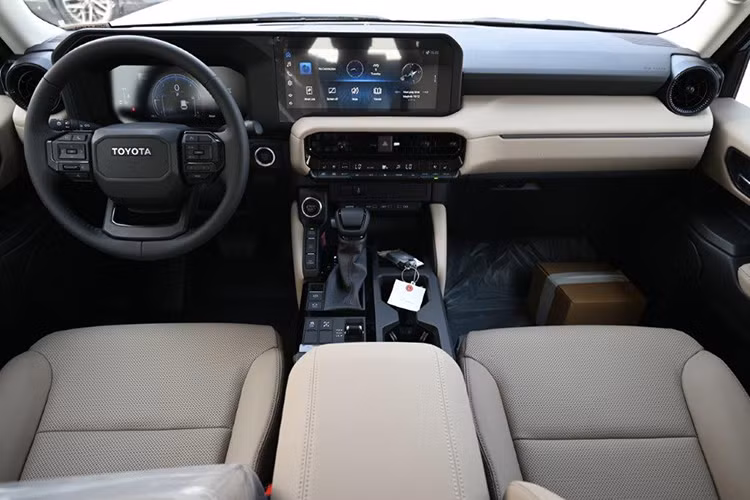 Hiện tại, các đại lý ở trong nước cũng đã thông báo nhận cọc Toyota Land Cruiser Prado 2024 với mức giá tạm tính là 3 tỷ đồng. Mẫu xe sắp bán tại Việt Nam có thể được nhập từ Nhật. Tuy nhiên đến thời điểm hiện tại hãng vẫn chưa đưa ra bất kỳ thông báo nào về thời điểm ra mắt chính thức của mẫu xe này.