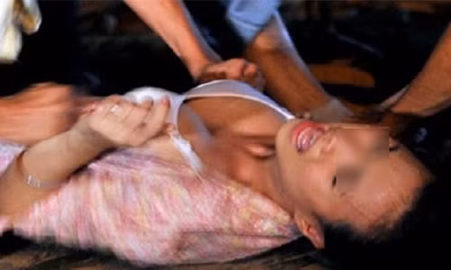 An Do: 6 nam gioi cuong hiep tap the thieu nu gan mot tuan gay phan no