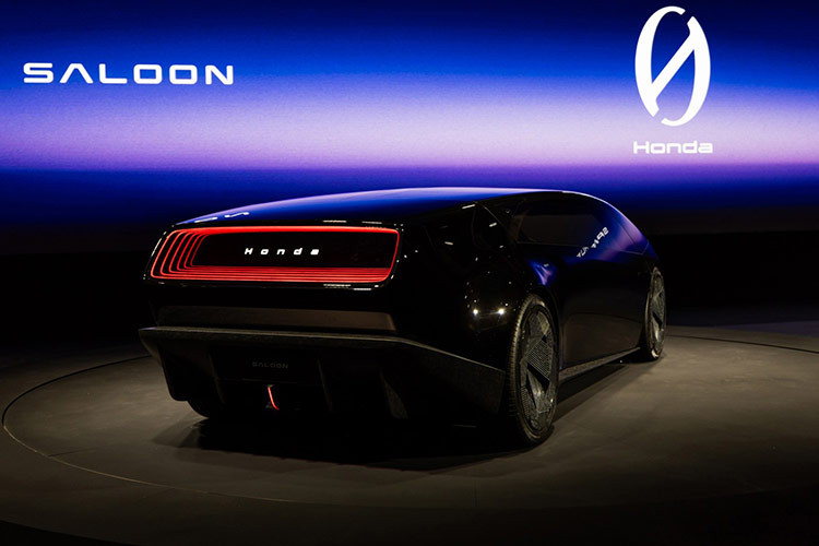 Tuy nhiên, lần này Honda gọi nó là "prototype" (nguyên mẫu) thay vì "concept" (xe ý tưởng), cho thấy mẫu xe đã được nâng cấp đáng kể để tiến gần hơn tới phiên bản thương mại. Những thay đổi cụ thể vẫn còn là ẩn số và sẽ được tiết lộ tại triển lãm CES 2025.