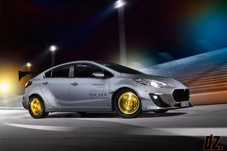 Sau khi hoàn thiện, chiếc xe Kia K3 độ Maserati GranTurismo hoàn toàn mới lạ, đầy cá tính và đặc biệt không giống bất kỳ chiếc K3 bào khác trên phố. Có thể nói, đây là chiếc Kia K3 độ độc đáo và ấn tượng nhất trước nay tại Việt Nam. Theo tìm hiểu của PV Kiến Thức, bản độ này có mức giá khoảng hơn 300 triệu đồng.