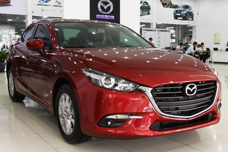 Cũng trong tháng 8, toàn bộ các phiên bản Mazda3 sedan dù 1.5 hay 2.0L cùng được giảm 20 triệu đồng, trong khi bản hatchback giảm 30 triệu đồng. Hiện tại, Mazda3 không chỉ là mẫu xe Mazda bán chạy nhất nửa đầu năm 2019 mà còn là mẫu sedan hạng C bán chạy nhất tại Việt Nam với hơn 6.600 xe bán ra, vượt xa Honda Civic, Toyota Corolla Altis hay cả Kia Cerato.
