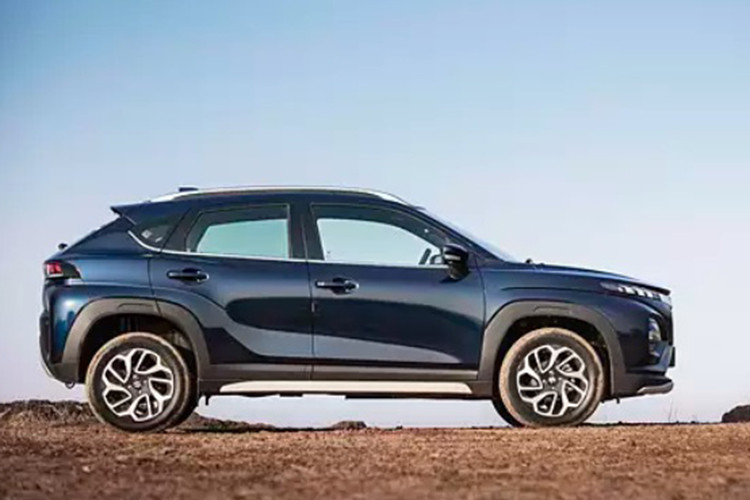 Theo Car Wale, Toyota Urban Cruiser Taisor 2024 giá rẻ sẽ có mức bán khởi điểm hấp dẫn, khoảng 13.000 USD (tương đương 316,7 triệu đồng). Với mức giá cạnh tranh này, Toyota Taisor đặt mục tiêu chiếm lĩnh một vị trí cho riêng mình trong phân khúc SUV cỡ nhỏ.