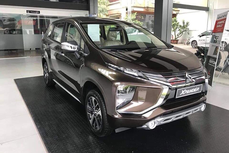 Trong tháng 11 vừa qua, Mitsubishi Xpander tiếp tục đứng đầu phân khúc xe MPV với doanh số 2.300 xe, tăng 213 xe so với tháng trước giúp cho dòng xe MPV tăng. Tính đến hết tháng 11, doanh số Xpander là 13.889 xe. Hiện tại, Mitsubishi đang mở bán với 3 phiên bản gồm 1 bản lắp ráp giá 630 triệu đồng và 2 bản nhập khẩu là AT (630 triệu đồng) và MT (555 triệu đồng).