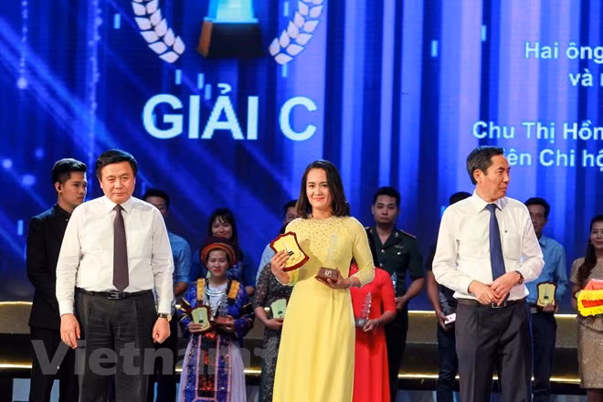 Trong tổng số 105 giải (gồm 8 giải A, 25 giải B, 43 giải C và 29 giải Khuyến khích), Thông tấn xã Việt Nam đã giành tám giải (trong đó có một giải A, bốn giải B và ba giải C). (Ảnh: Minh Sơn/Vietnam+)