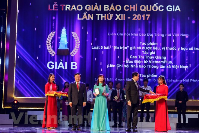 Tác phẩm 'Ma trận' giá cả dược liệu, vị thuốc y học cổ truyền của nhà báo Cao Thùy Giang thuộc báo điện tử VietnamPlus - Thông tấn xã Việt Nam đã vinh dự nhận giải B. (Ảnh: Minh Sơn/Vietnam+)