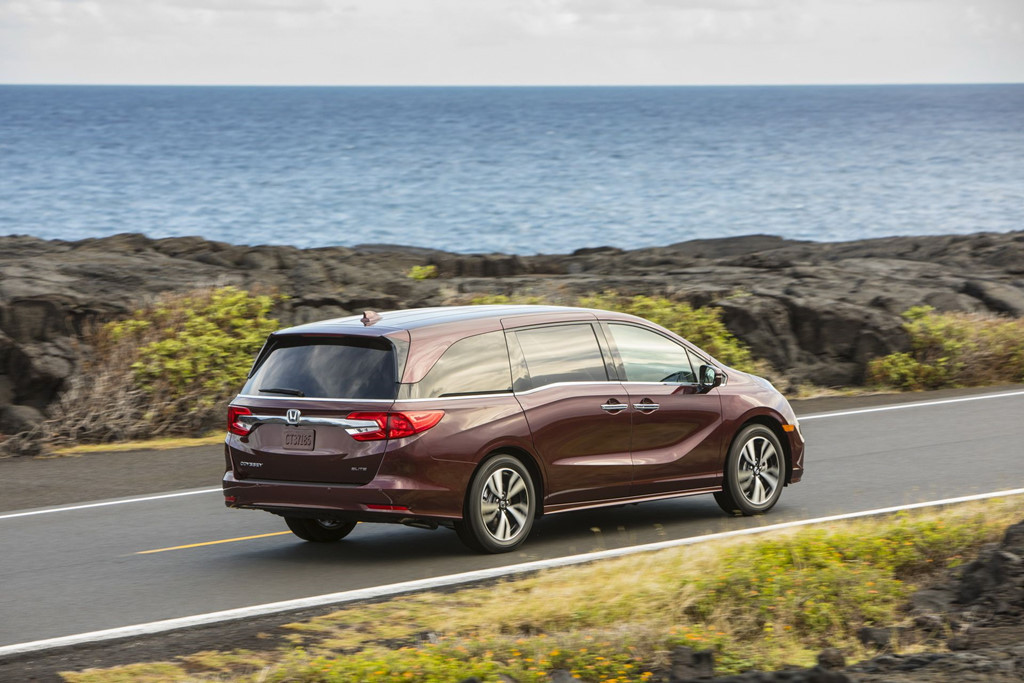 Tại thị trường Mỹ, Odyssey 2019 có 6 phiên bản, bao gồm: LX, EX, EX-L, EX-L Navi, Touring và Elite. Tất cả đều sở hữu khối động cơ V6 3.5 lít, sản sinh công suất 280 mã lực và mô-men xoắn cực đại 355 Nm.