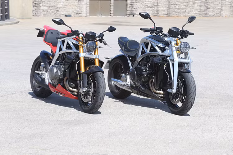 Ariel Atom là hãng xe hơi có lịch sử sản xuất môtô hồi năm 1902 – 1970 và giờ Ariel Ace như một dấu hiệu hãng xe này đã sẵn sàng quay trở lại cuộc chơi với ngành công nghiệp hai bánh, sau loạt siêu xe hơi thể thao đình đám của mình thời gian gần đây.