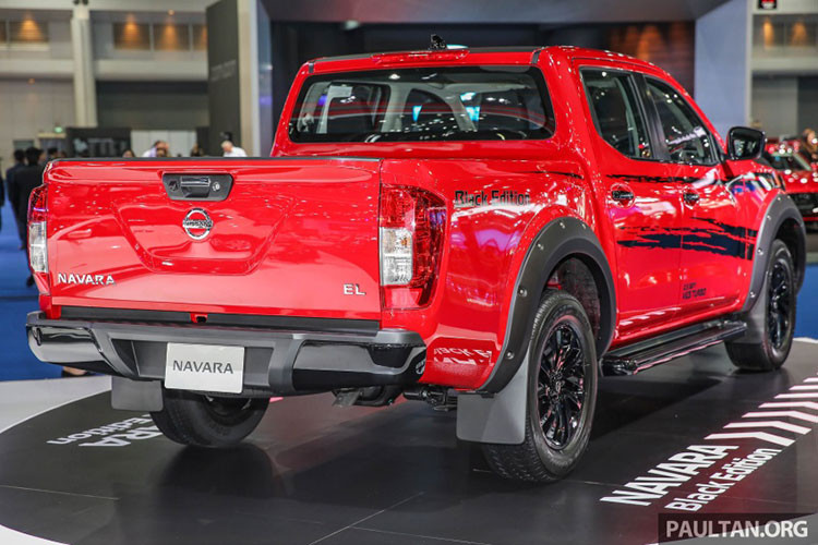 Về thiết kế tổng thể, Nissan Navara 2019 bản nâng câp không có sự thay đổi nào rõ rệt so với phiên bản trước. Thay vào đó chỉ là những chi tiết nhỏ được tinh chỉnh lại cho cái nhìn mạnh mẽ, nổi bật hơn.