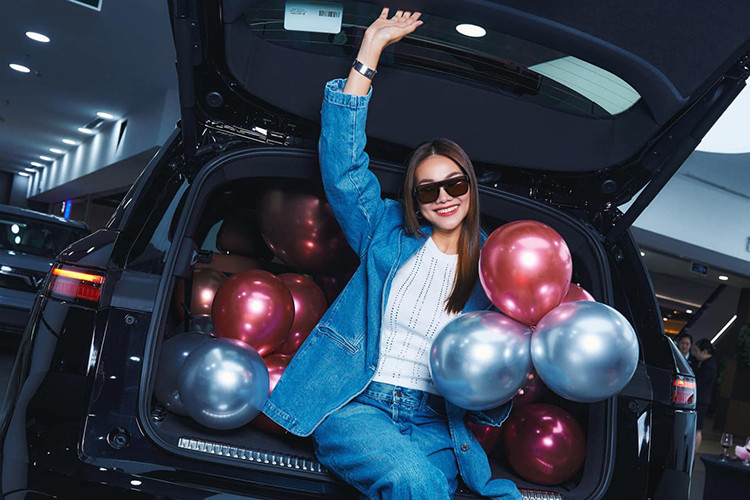 Giá pin SDI của mẫu SUV điện hạng E này là 500 triệu đồng trong khi con số tương ứng của pin CATL là 528 triệu.