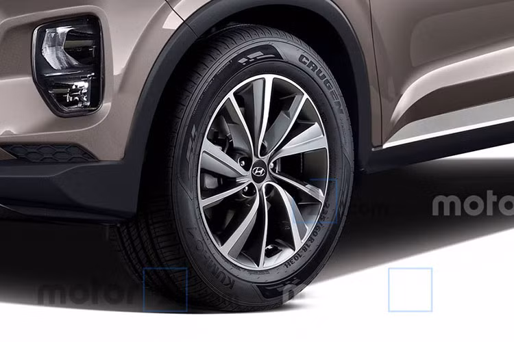 Ở phía trước, Palisade trông khá giống đàn em Santa Fe với lưới tản nhiệt lớn nhưng cũng không kém phần tinh tế. Cụm đèn pha LED thanh mảnh nằm tách biệt khỏi lưới tản nhiệt (không nằm trong lưới tản nhiệt như bản concept HDC-2 Grandmaster). Đèn sương mù cỡ lớn nằm gọn trong hốc đèn, tương tự trên Santa Fe.