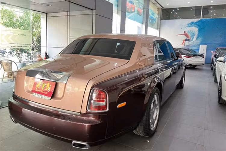 Ngan hang giam den 11 ty dong cho Rolls-Royce Phantom Lua thieng-Hinh-2