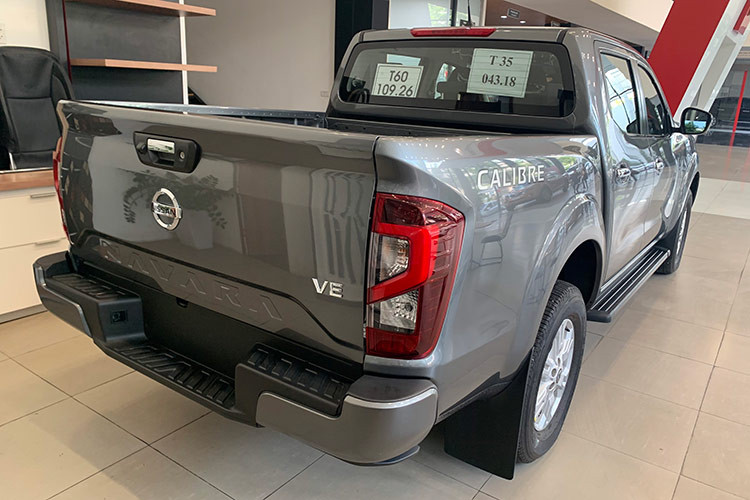 Tất cả những chiếc Nissan Navara giảm giá khủng đều là xe sản xuất năm 2023. Việc đại lý mạnh tay giảm tới 190 triệu đồng cho khách mua xe Nissan Navara được cho là động thái xả hàng tồn để chuẩn bị đón nhận lô xe 2024 sắp về nước. Vì thế, người dùng có cơ hội sở hữu mẫu xe bán tải này với giá hấp dẫn.