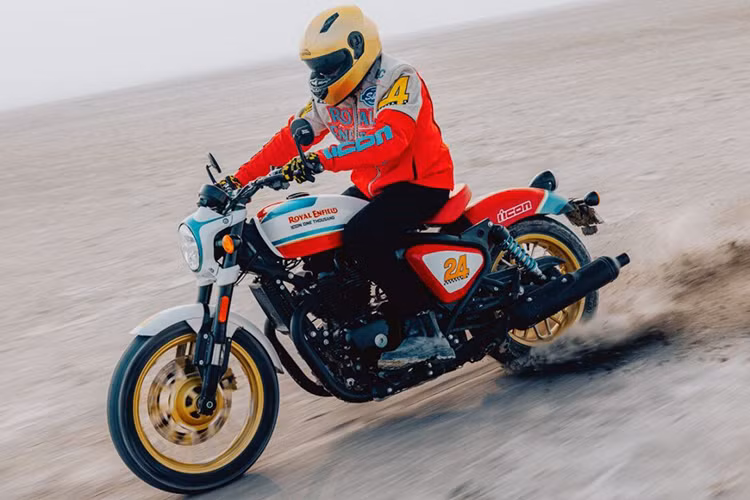 Ngoài những cập nhật về thiết kế, các bộ phận cơ khí còn lại của xe vẫn được giữ nguyên như bản tiêu chuẩn. Shotgun 650 Limited Run Icon Edition tiếp tục sử dụng động cơ 648cc, đôi xi lanh.