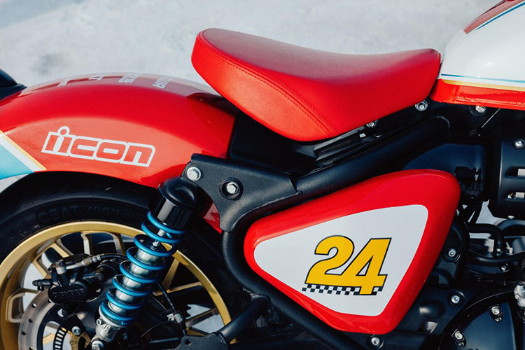 Royal Enfield đã chú trọng tới thiết kế xe với những điểm nhấn thể hiện chất độc quyền. Xe có 3 tông màu, cùng các đồ họa mang phong cách đua hoài cổ. Thêm vào đó, các bộ phận cơ khí cũng tạo ra những nét đặc biệt.