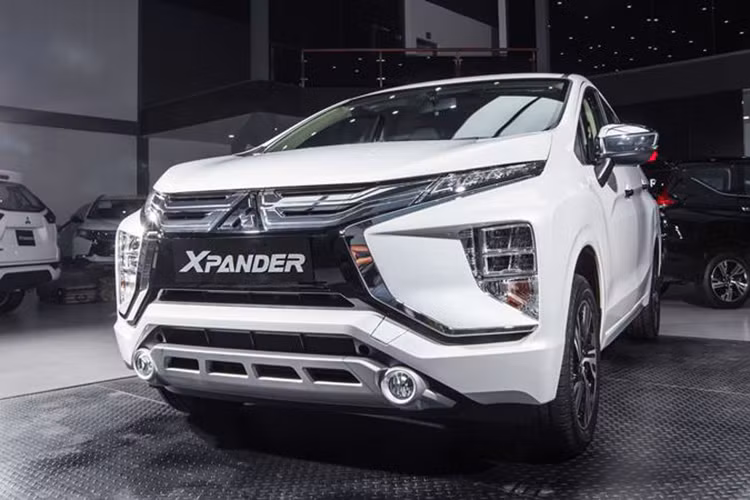 Đáng chú ý, mẫu xe đa dụng giá rẻ Mitsubishi Xpander đã bất ngờ đứng ở vị trí thứ 7, tăng 3 bậc so với tháng trước với 685 xe được giao đến khách hàng. Được biết, nguyên nhân khiến cho Xpander khiến cho doanh số bán ra của Xpander mấy tháng gần đây liên tục bị tụt thứ hạng là do ảnh hưởng của dịch Covid-19 khiến cho nguồn cung gặp nhiều khó khăn.