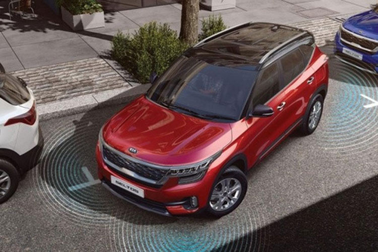 Trong khi đó, Kia Seltos 2021 tại Việt Nam lại được trang bị động cơ tăng áp Kappa 1.4 T-GDi có thông số vận hành mạnh mẽ hơn. Động cơ này cho công suất 138 mã lực và mô-men xoắn 242 Nm, kết hợp hộp số ly hợp kép 7 cấp và dẫn động cầu trước.