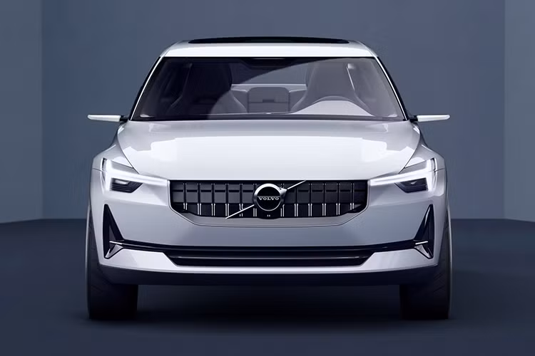 Volvo XC40 sẽ được phân phối vào cuối năm nay 2017. Sự xuất hiện của mẫu SUV cỡ nhỏ XC40 sẽ giúp khách hàng sắm xe sang có thêm sự lựa chọn trong phân khúc SUV cỡ nhỏ vốn được xem là đất diễn của những mẫu xe đến từ Đức như Mercedes-Benz GLA, Audi Q3 và BMW X1.