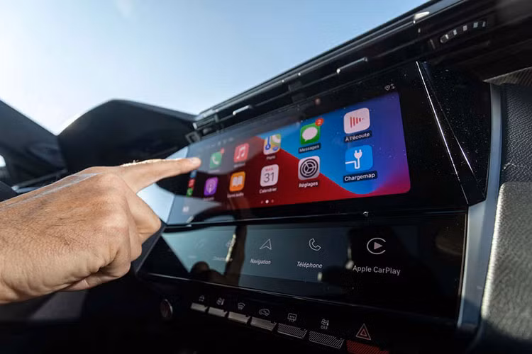 Peugeot đặt mục tiêu chuyển hướng dải sản phẩm sang xe thuần điện vào năm 2025, điều này đồng nghĩa với việc 3008 mới sẽ vẫn có trang bị động cơ đốt trong. Tuy nhiên, nhiều khả năng sẽ có thêm phiên bản thuần điện hoặc động cơ hybrid.