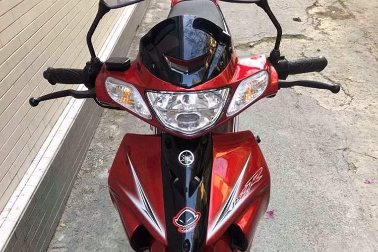Trong 18 năm sản xuất, dòng xe 2 kỳ Yamaha Z125 không có nhiều thay đổi. Kể từ năm 2006, thiết kế của xe đã giống như phiên bản hiện đang được sản xuất trong bài viết này, với toàn bộ các đèn chiếu sáng có chóa trong suốt, thay vì màu cam như các bản cũ, ngoại thất chủ yếu là tem mới thể thao hơn. 