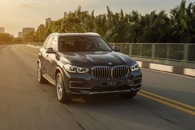 Loat xe sang BMW giam gia hap dan, cao nhat toi 310 trieu dong-Hinh-3