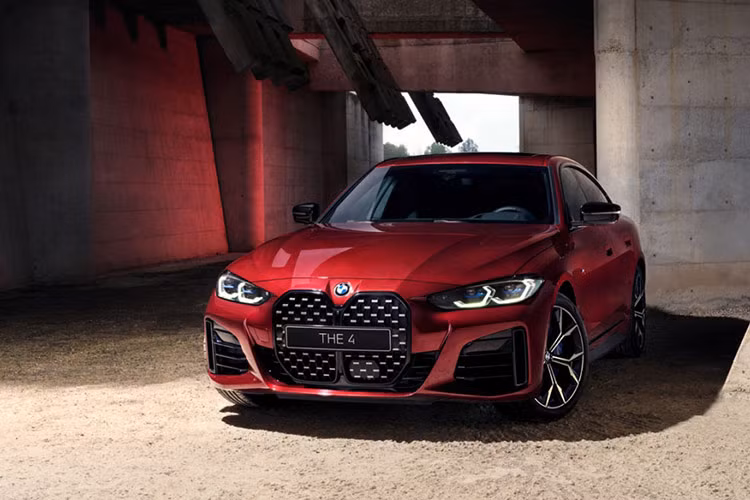 Loat xe sang BMW giam gia hap dan, cao nhat toi 310 trieu dong-Hinh-2