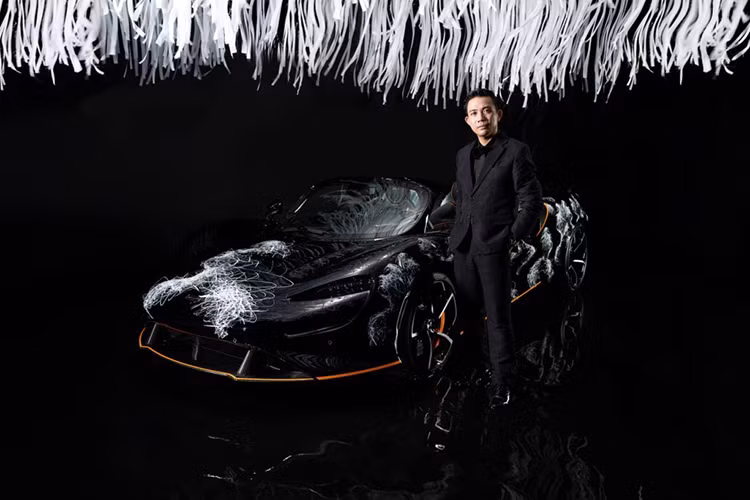 Dù hình ảnh bom tấn McLaren Elva lộ diện xuất hiện trong garage xe của Minh "Nhựa" không nhiều, nhưng cũng đủ giúp giới mê xe vui mừng vì ngày ra đường của siêu phẩm này không còn xa.