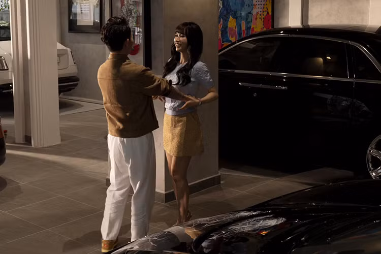 Chiếc McLaren Elva độc nhất Việt Nam ban đầu được dự kiến sản xuất 399 xe nhưng sau đó đã được điều chỉnh giảm 100 chiếc chỉ còn 299 xe và hãng xe Anh quốc còn có 1 lần điều chỉnh xuống chỉ 149 chiếc.