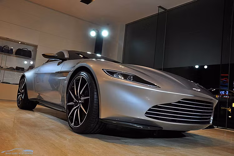 Mẫu Aston Martin DB10 vừa được xuất hiện ở Đài Loan tại một showroom ôtô địa phương nhằm chuẩn bị cho sự kiện ra mắt Taiwan Motor Show.
