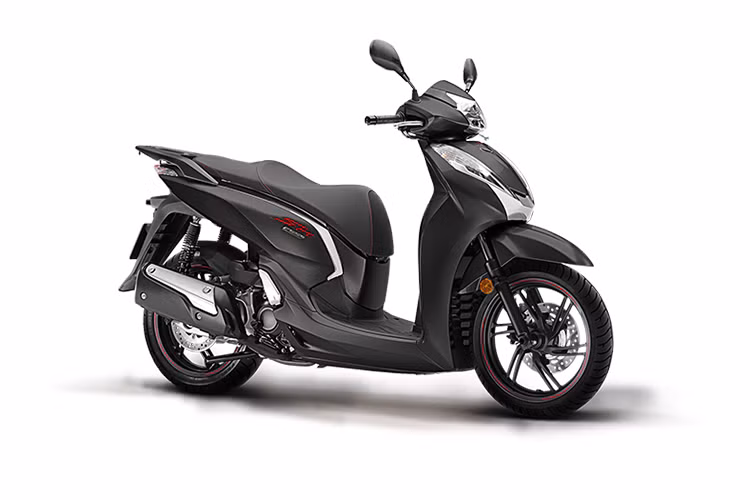 Honda SH300i 2017 mới phân phối chính hãng tại Việt Nam được nhập khẩu trực tiếp từ Ý với hai phiên bản bao gồm; SH300i tiêu chuẩn (màu trắng) giá 248 triệu đồng, SH300i thể thao (màu xám đen) giá 249 triệu đồng. Đây được xem là mức giá rẻ hơn rất nhiều so với 325 triệu đồng từ các cửa hàng tư nhân trước đây bán ra.