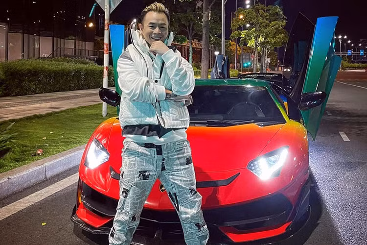 Binz & Soobin Hoang Son do dang Lamborghini Aventador SVJ 