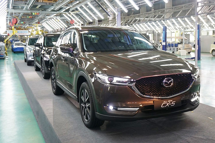 Đứng vị trí thứ 7 của bảng xếp hạng cũng là một mẫu xe khác của Mazda - CX5. Trong tháng 7/2018, Mazda CX-5 bán được 995 xe, tăng trưởng 56% so với cùng kỳ. Trong 7 tháng đầu năm 2018, mẫu xe này bán ra được 7.258 chiếc và xếp thứ 5 toàn thị trường ôtô Việt Nam.