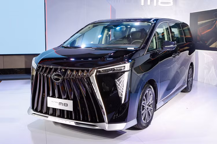 GAC M8 bat ngo giam gia toi 50 trieu dong tai dai ly