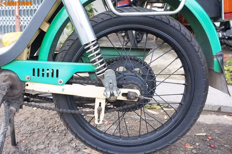 Trong các "huyền thoại" hai bánh ở Việt Nam, xe máy Babetta là dòng xe nhanh xuống cấp nhất. Bên cạnh ưu điểm lớn là quý tộc, xe sở hữu cả tá rắc rối. Xe hỏng vặt là "chuyện thường ngày" - tuy nhiên những lỗi lặt vặt của xe cũng khá dễ dàng sửa chữa.