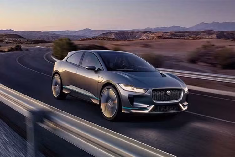 Chiếc xe có thể sạc tới 80% pin chỉ trong 90 phút với ổ sạc DC 50 kW. Jaguar cũng cho biết việc mở cửa cho các đơn đặt hàng của I-Pace dự kiến sẽ bắt đầu vào năm 2018. Về giá bán, nhiều nguồn tin cho rằng Jaguar I-Pace mới sẽ đắt hơn 10% - 15% so với một chiếc F-Pace. Mức giá cụ thể sẽ vào khoảng dưới 70.000 USD (tương đương 1,59 tỷ đồng).