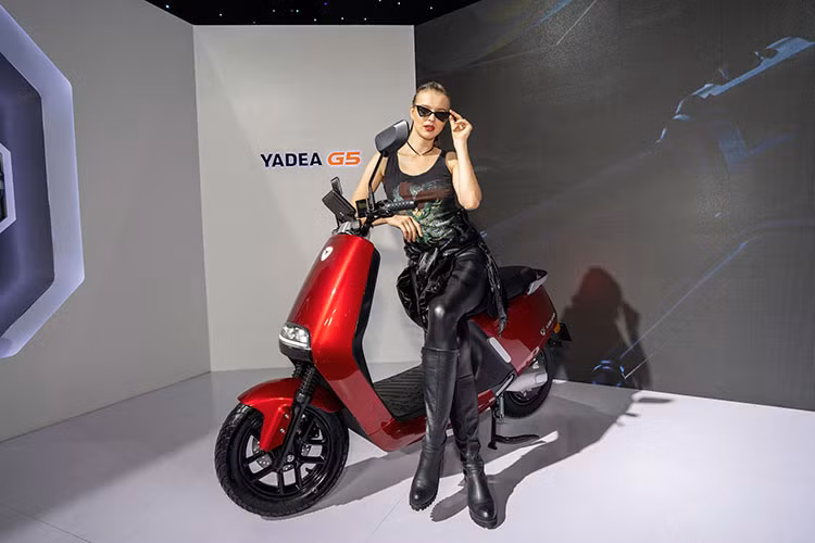 Có thể thấy, Yadea G5 là lựa chọn lý tưởng cho khách hàng Việt đang tìm kiếm một chiếc xe hiện đại, sở hữu nhiều công nghệ mới mẻ, thông minh và có thiết kế độc đáo. Đây là chiếc xe phù hợp cho việc di chuyển nội đô.