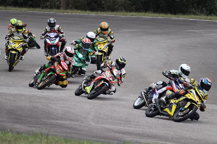 Giai dua moto chau A dau tien cua 2 tay dua Viet-Hinh-3