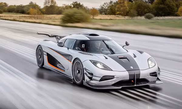 Koenigsegg One:1 là siêu xe sở hữu khả năng tăng tốc cũng như tốc độ tối đa cao nhất hiện tại.