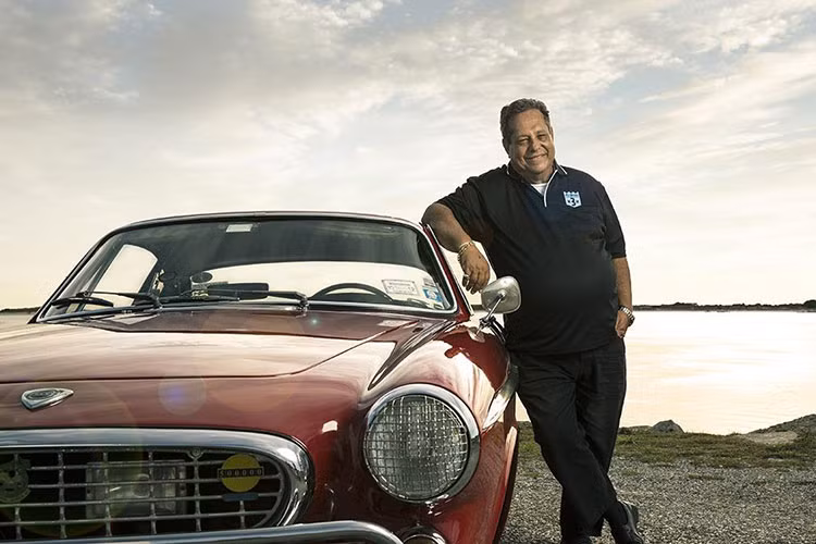 Hồi tháng 9/013, một chiếc Volvo P1800 đời 1966 màu đỏ đã đạt cột mốc triêu dặm đường (hơn 4,8 triệu km). Nó là một chiếc xe thuộc sở hữu của Irv Gordon, một cái tên huyền thoại đối với những fan hâm mộ Volvo và đặc biệt là mẫu P1800 cổ điển.