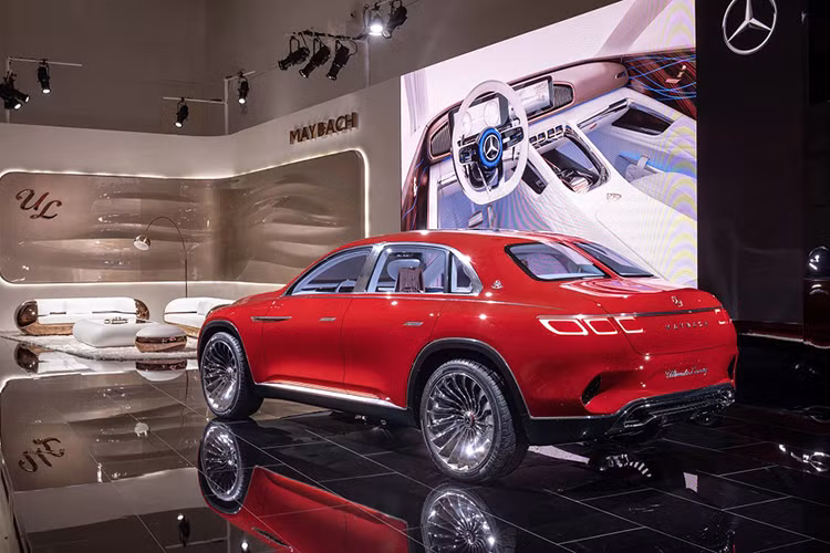 "Thị trường Mỹ đóng vai trò lớn trong việc hồi sinh dòng G-Class và các phiên bản AMG của mẫu xe này", chuyên gia phân tích Tim Urquhart của công ty HIS Markit, nói với phóng viên AutoNews. Do đó, Mercedes-Maybach GLS 2020 "sẽ thu hút những người nổi tiếng như gia đình Kardashian hay ngôi sao nhạc hip-hop nếu họ muốn sở hữu xe khác biệt so với G-Class".