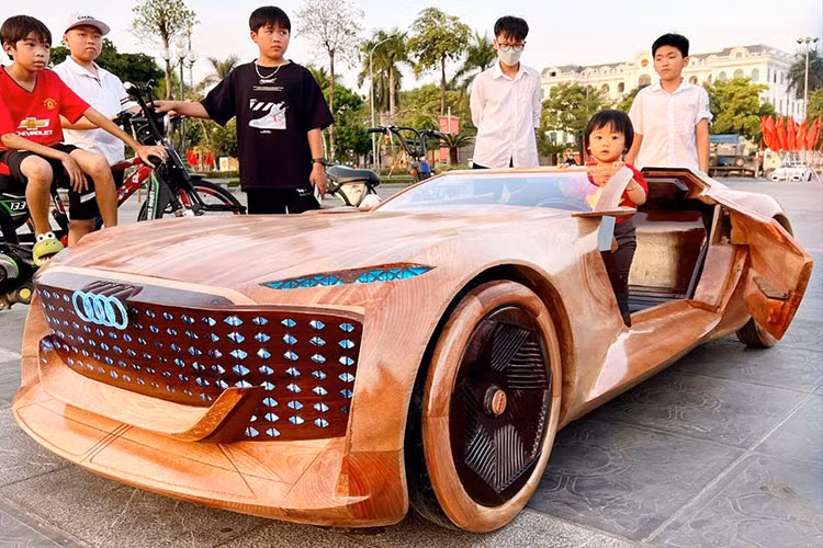 Mới đây, kênh YouTube ND - Woodworking Art nổi tiếng với những tác phẩm điêu khắc từ gỗ của Việt Nam đã lại một lần nữa khiến cộng đồng mạng phải ngạc nhiên với siêu phẩm Audi Skysphere Concept bằng gỗ.